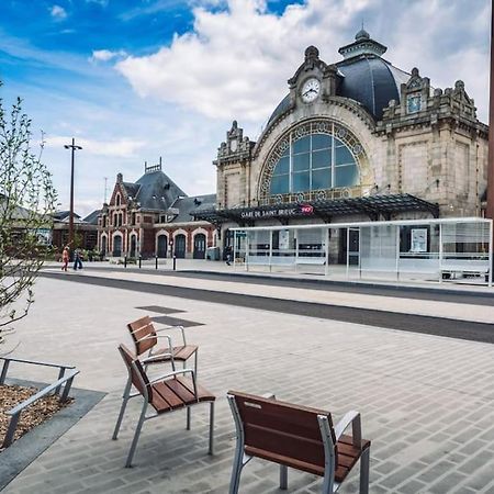 Appartement Cozy En Face De La Gare - サン・ブリュー エクステリア 写真