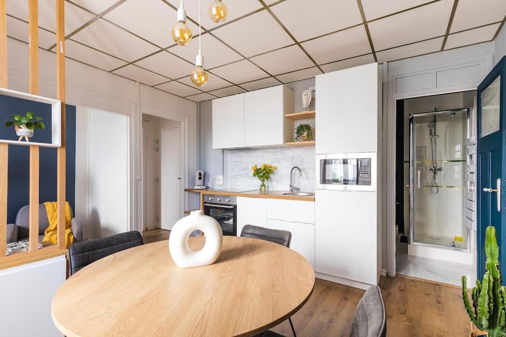 Appartement Cozy En Face De La Gare - サン・ブリュー エクステリア 写真